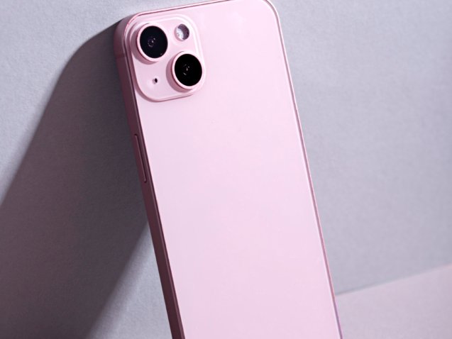 elegant-smartphone-composition (1)